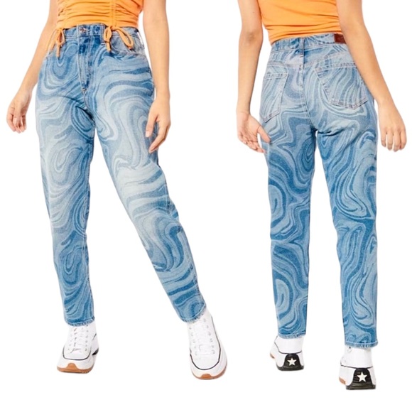 HOLLISTER Curvy High-Rise Mom Jeans in Marble Denim. Size 26 - Picture 1 of 9